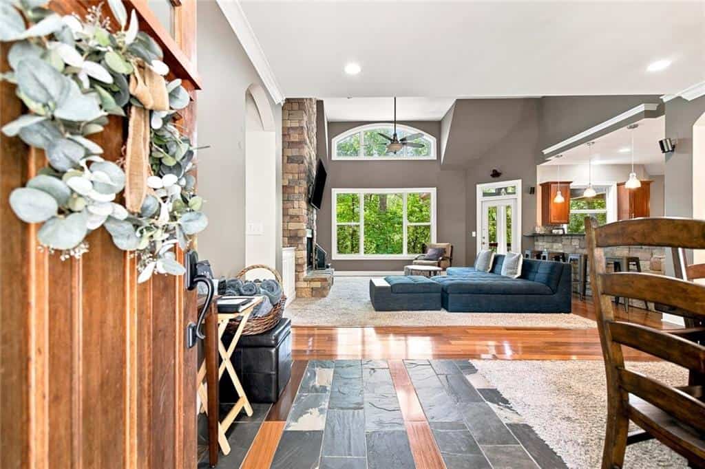 Listing photo 6