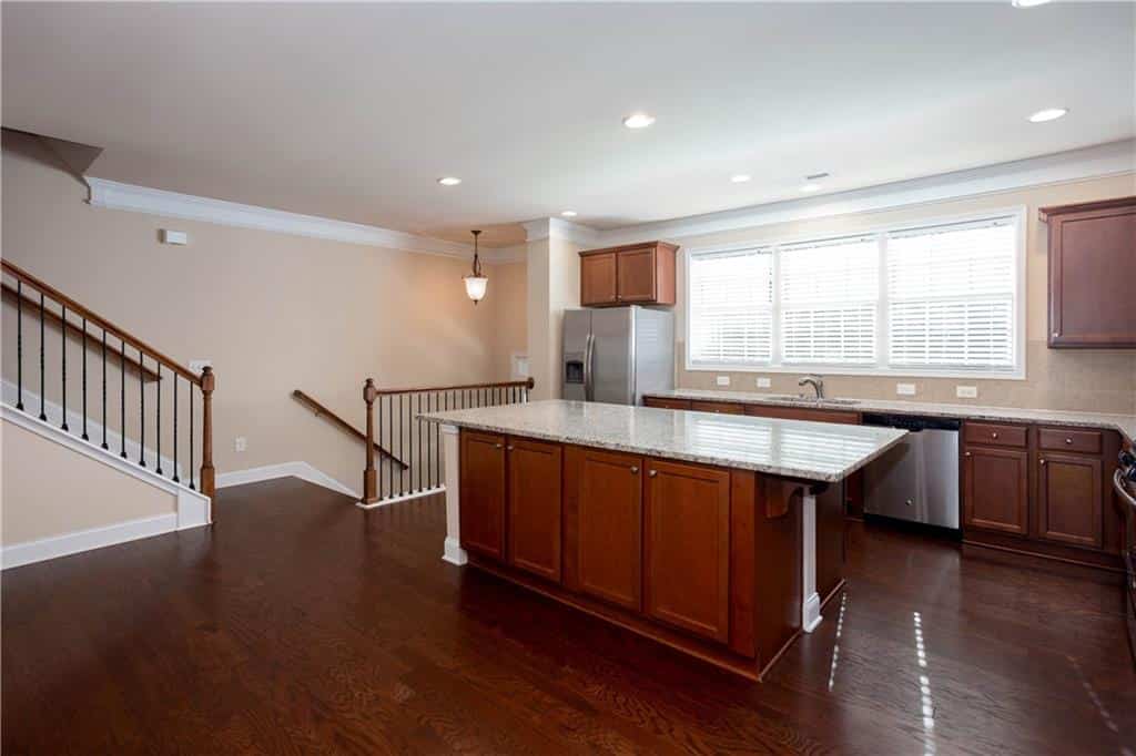 Listing photo 6