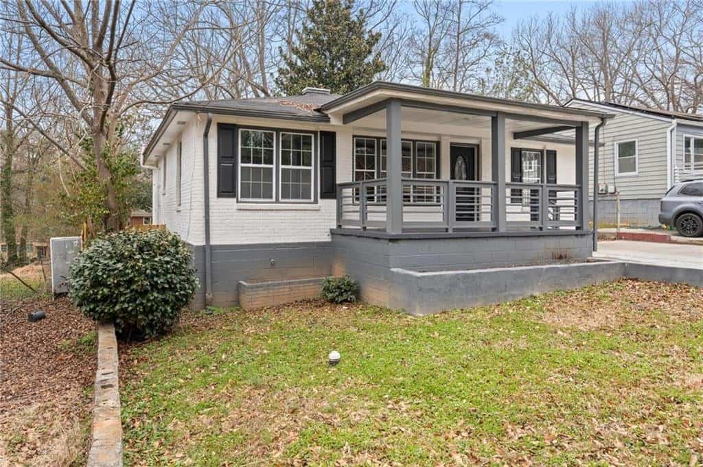 Listing photo 2