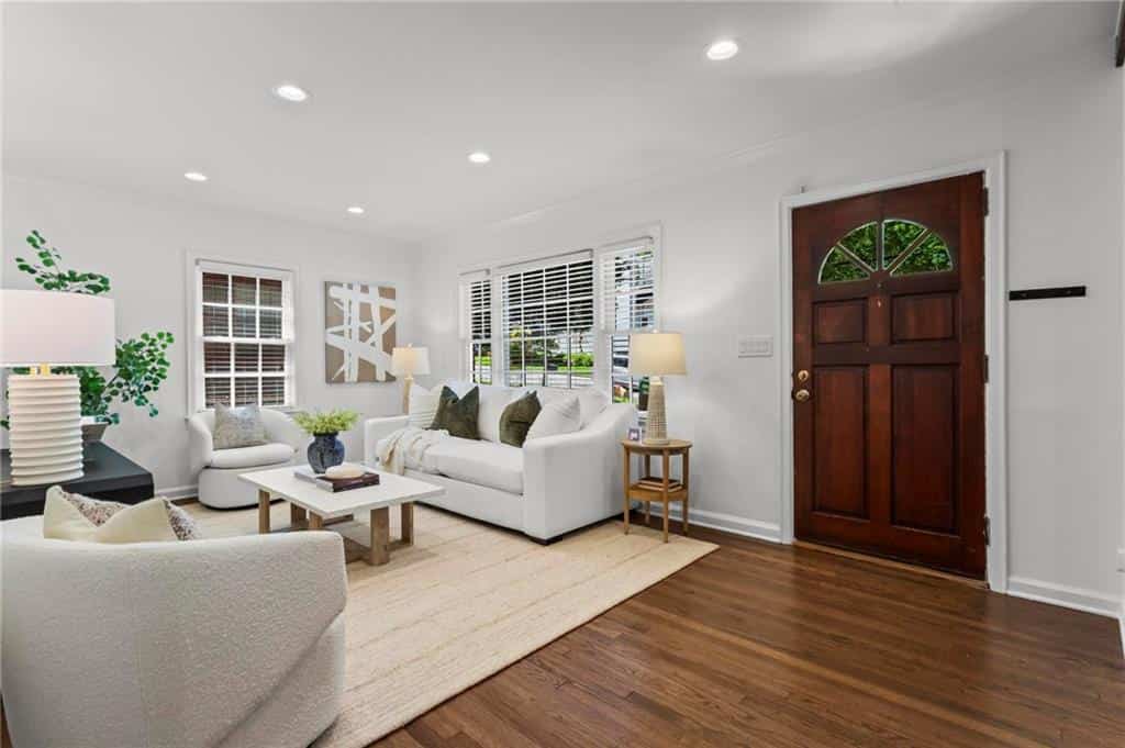 Listing photo 4