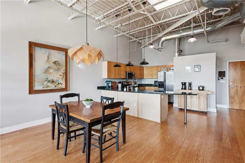Listing photo 6