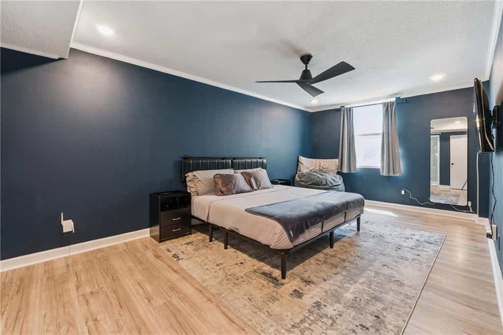 Listing photo 6