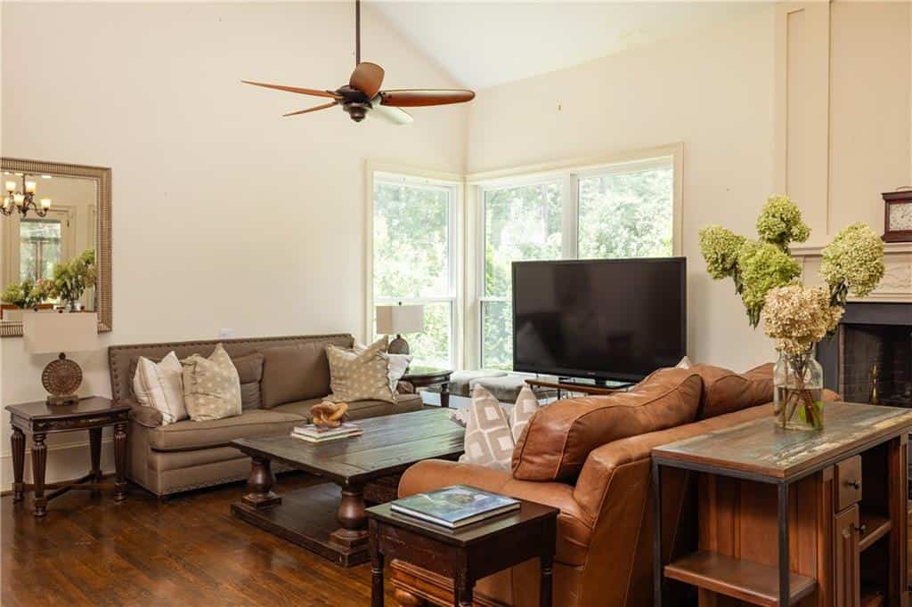 Listing photo 6