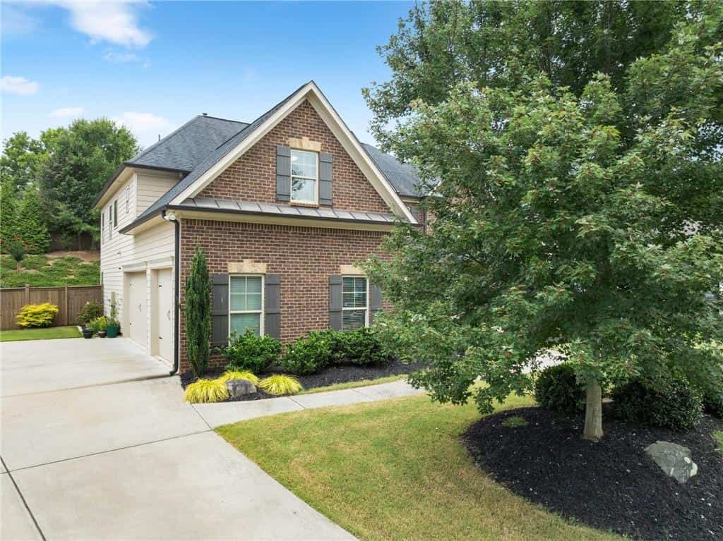 Listing photo 6