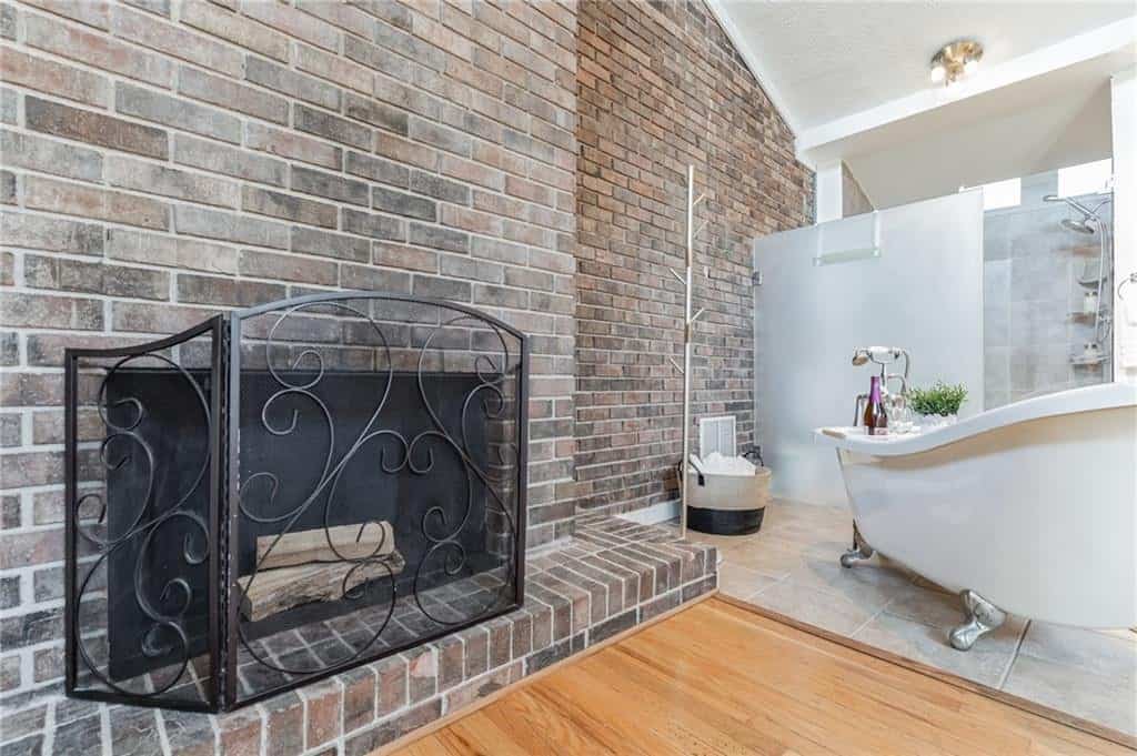 Listing photo 6
