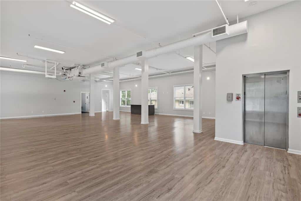 Listing photo 6