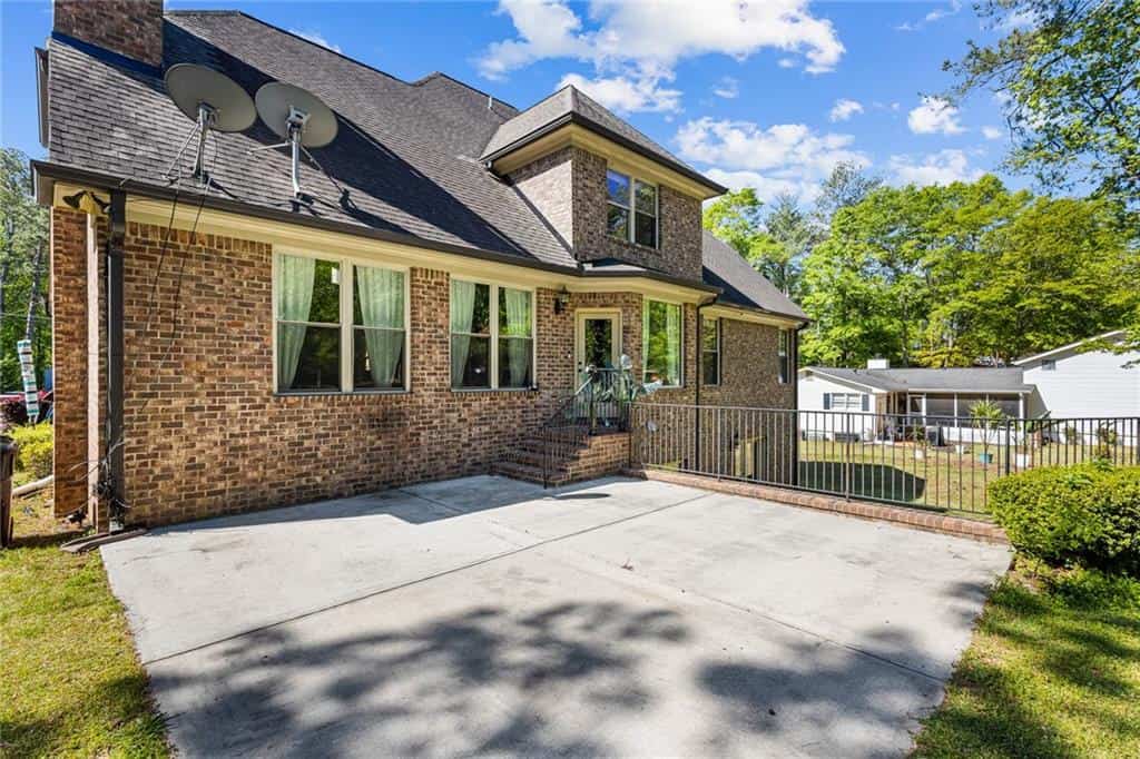Listing photo 4