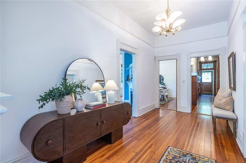 Listing photo 6