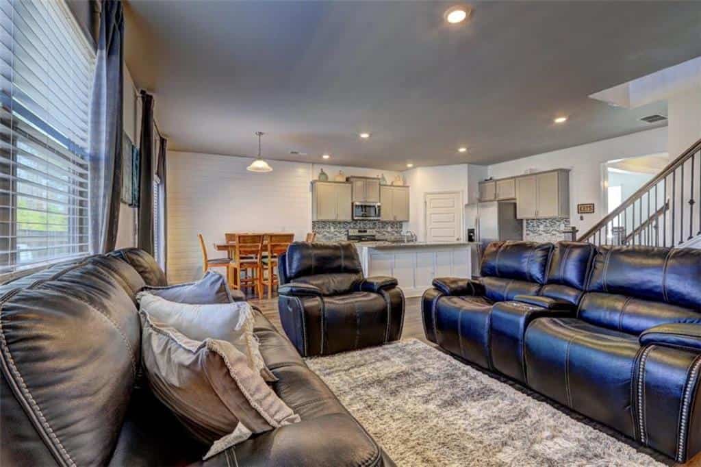 Listing photo 6