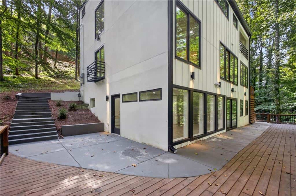 Listing photo 6