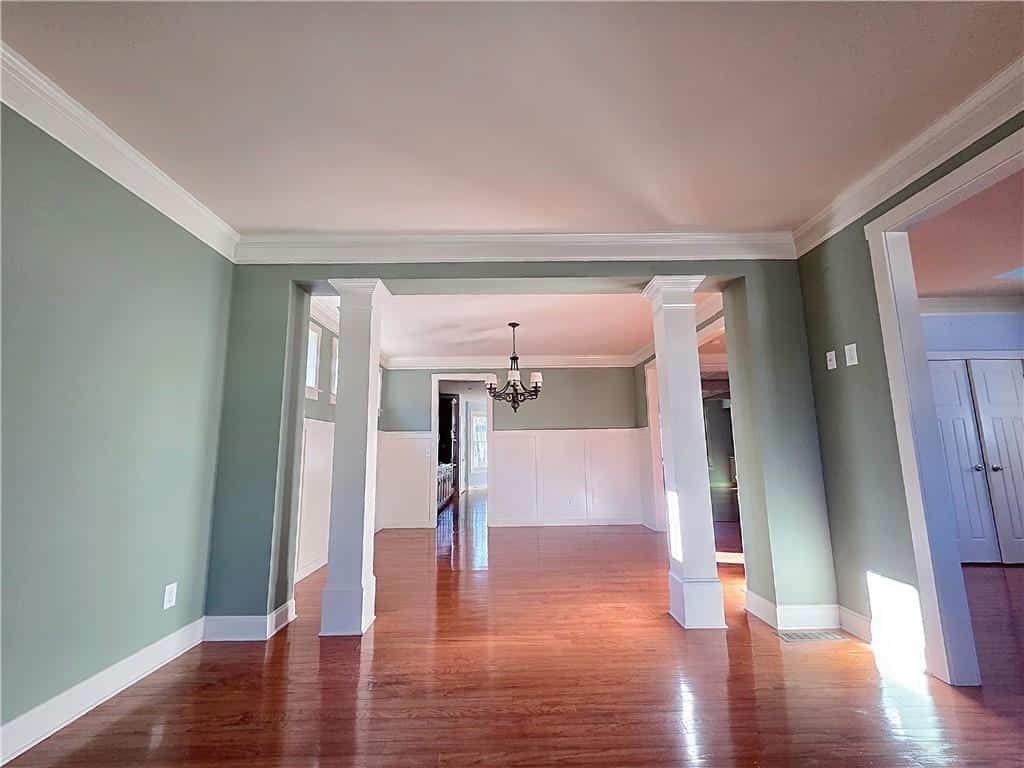 Listing photo 6