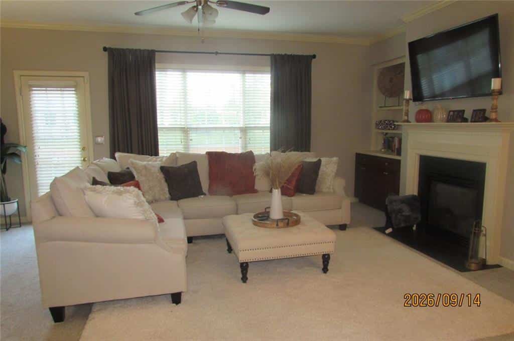 Listing photo 3