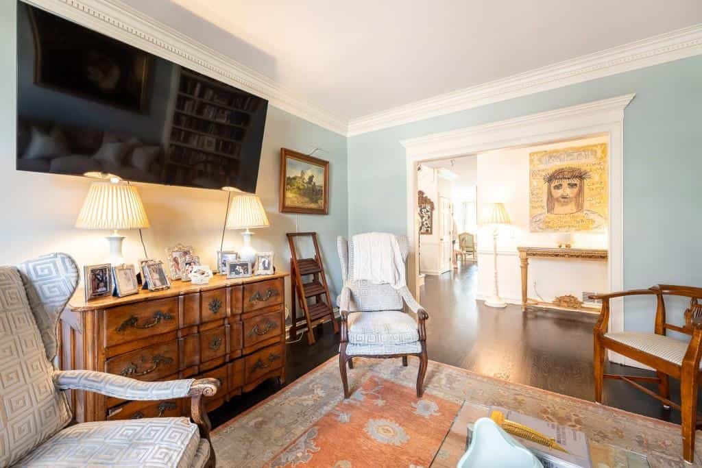 Listing photo 6