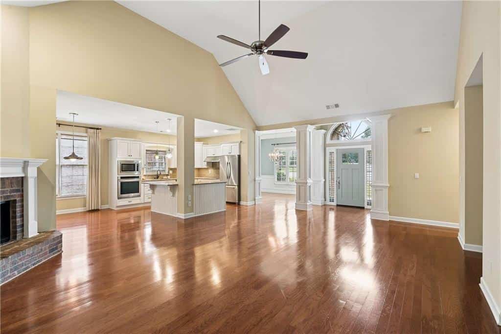 Listing photo 6