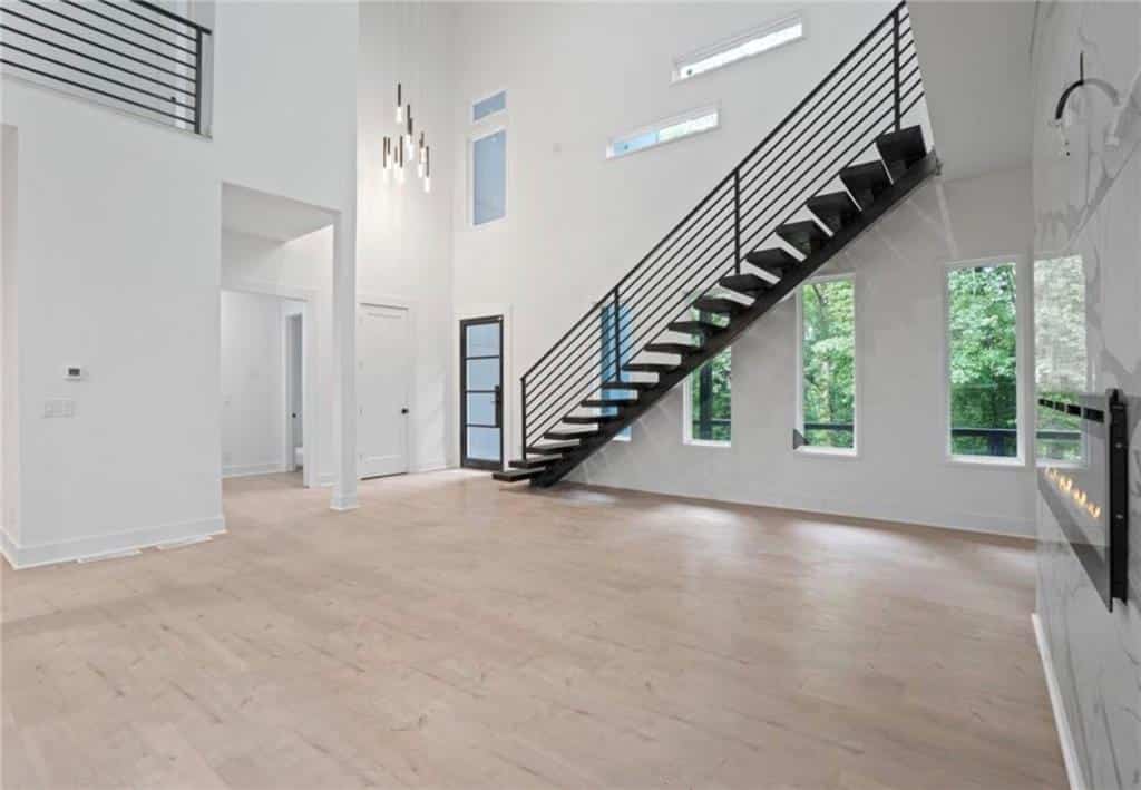 Listing photo 6