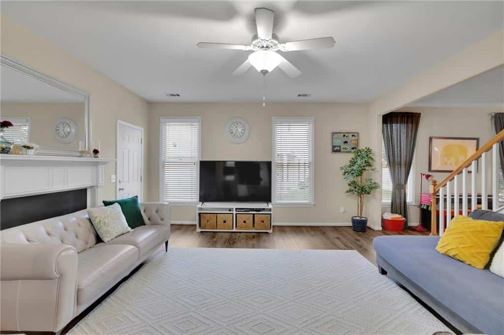 Listing photo 6