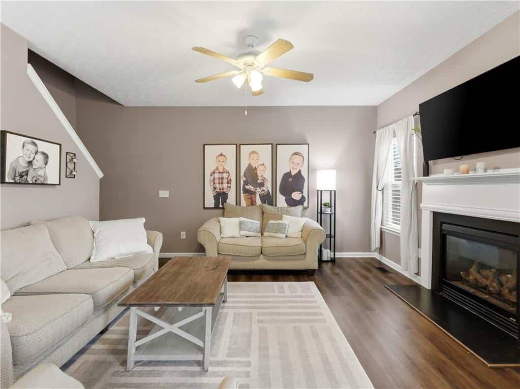 Listing photo 6