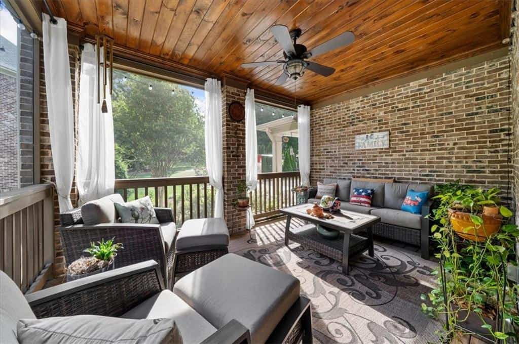 Listing photo 6