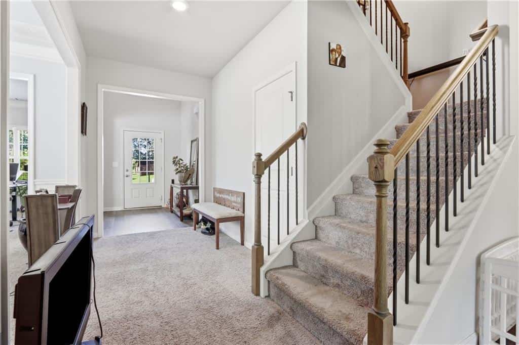 Listing photo 6