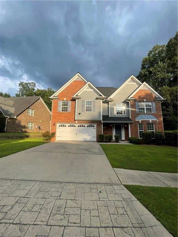 Listing photo 2