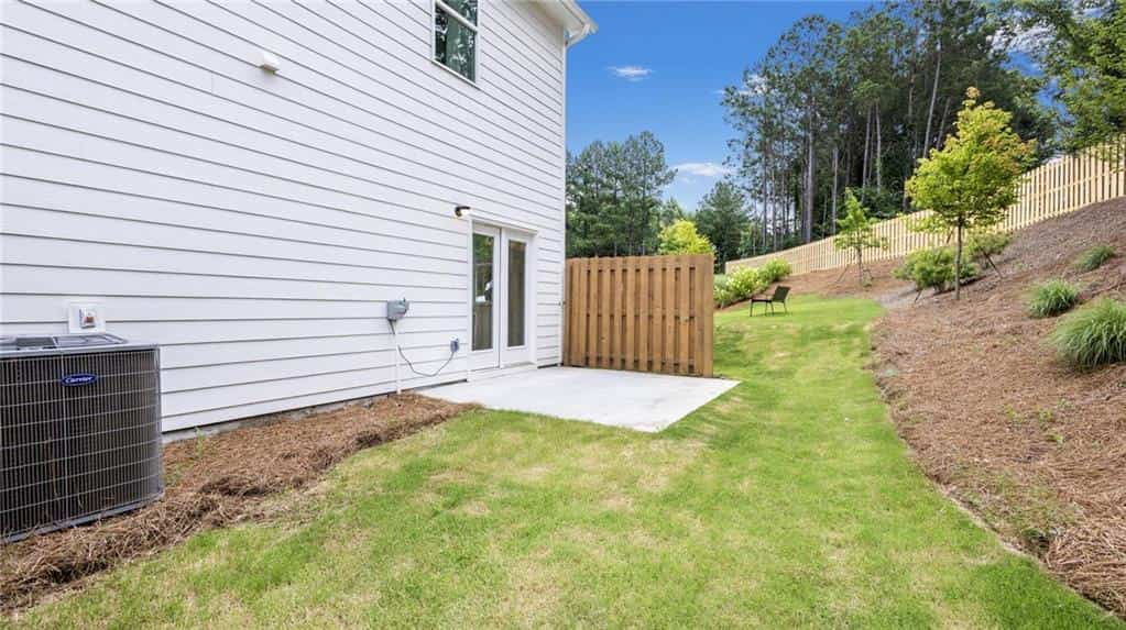 Listing photo 6