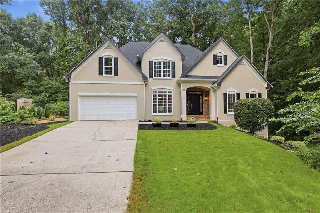 Listing photo 2