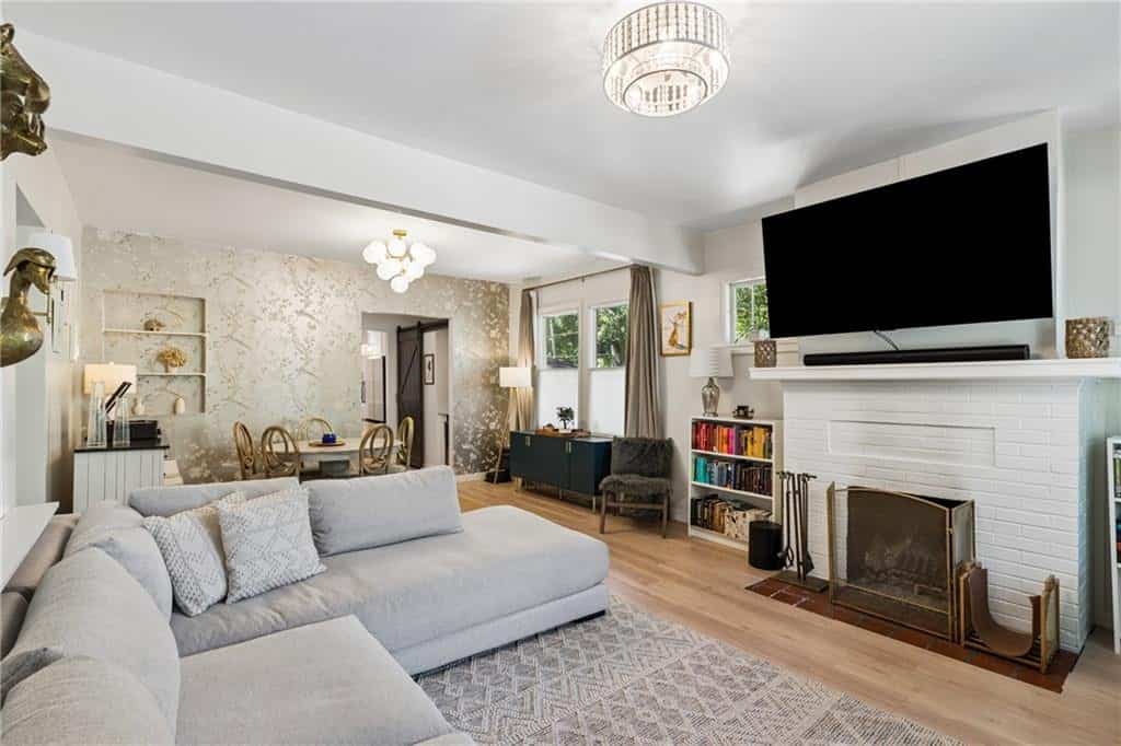 Listing photo 4