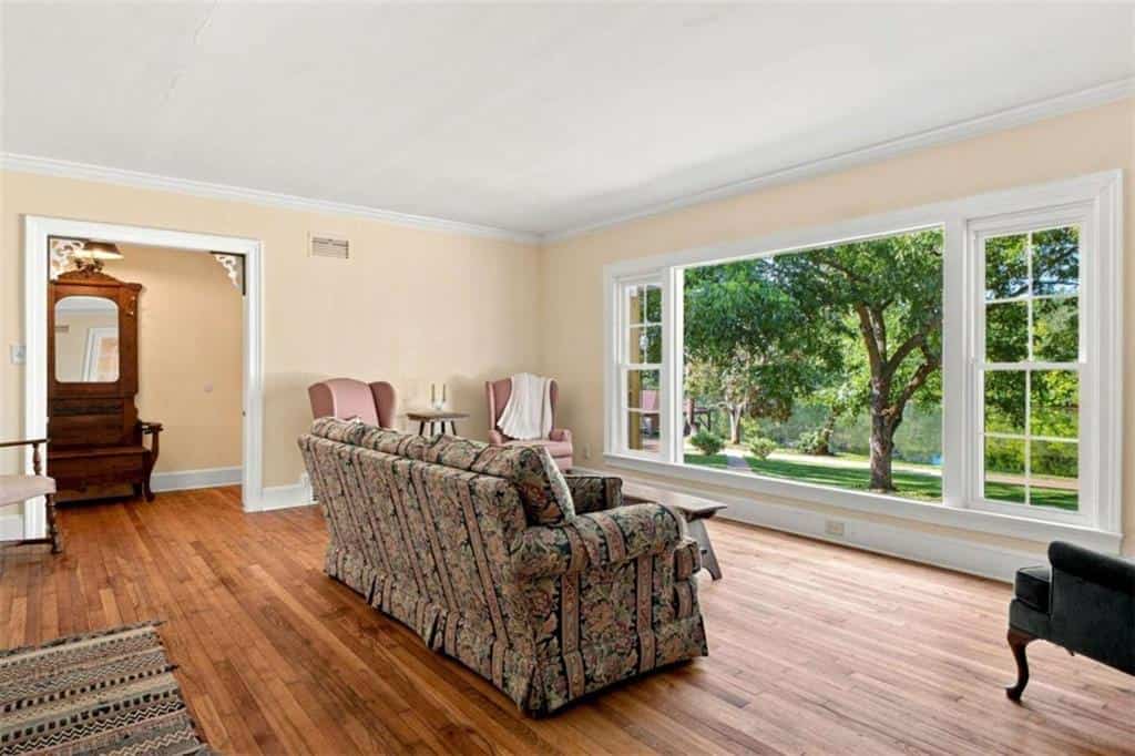 Listing photo 6