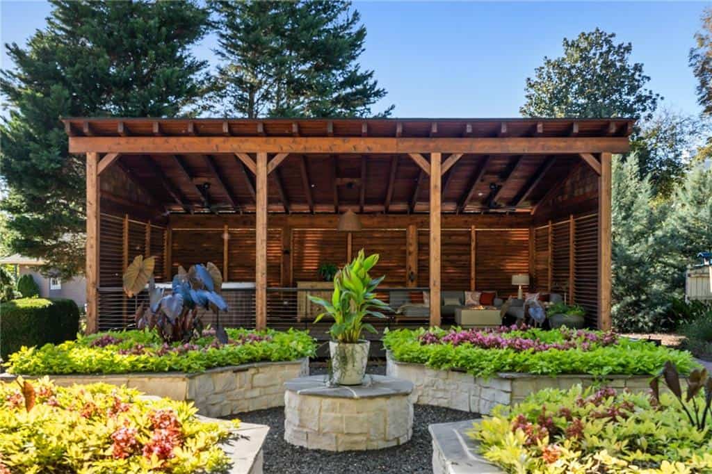 Listing photo 6