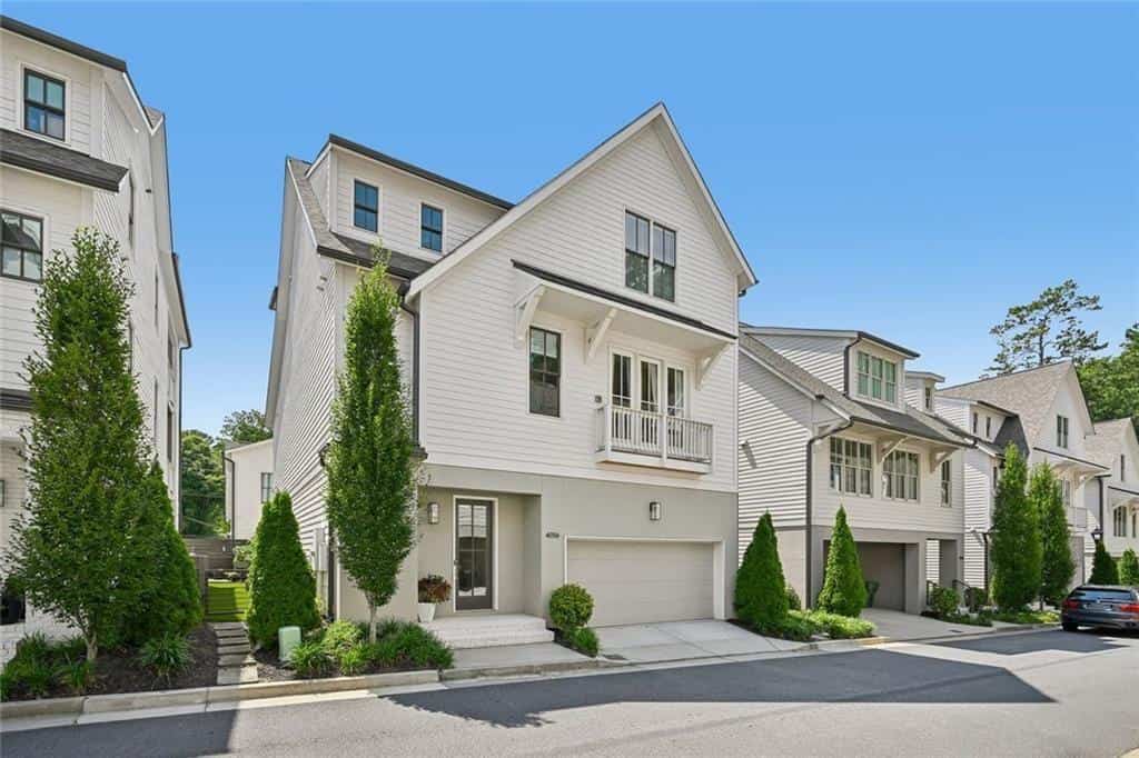 4036 Hazel Nut Lake NE, Atlanta, GA 30342