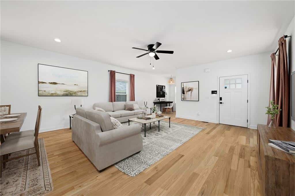 Listing photo 6