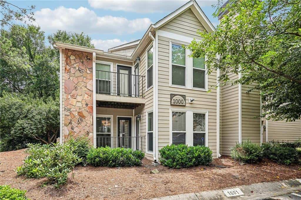 1001 Lake Pointe Circle, Roswell, GA 30075
