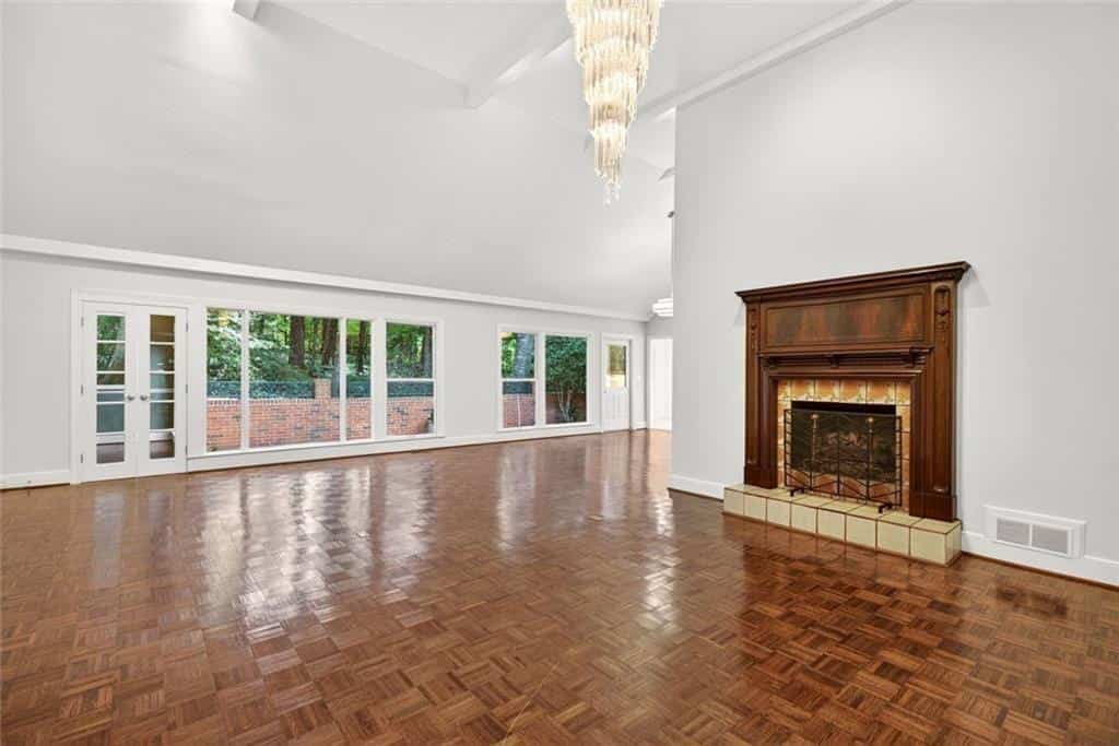 Listing photo 6