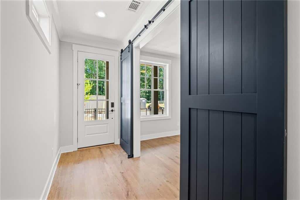 Listing photo 6