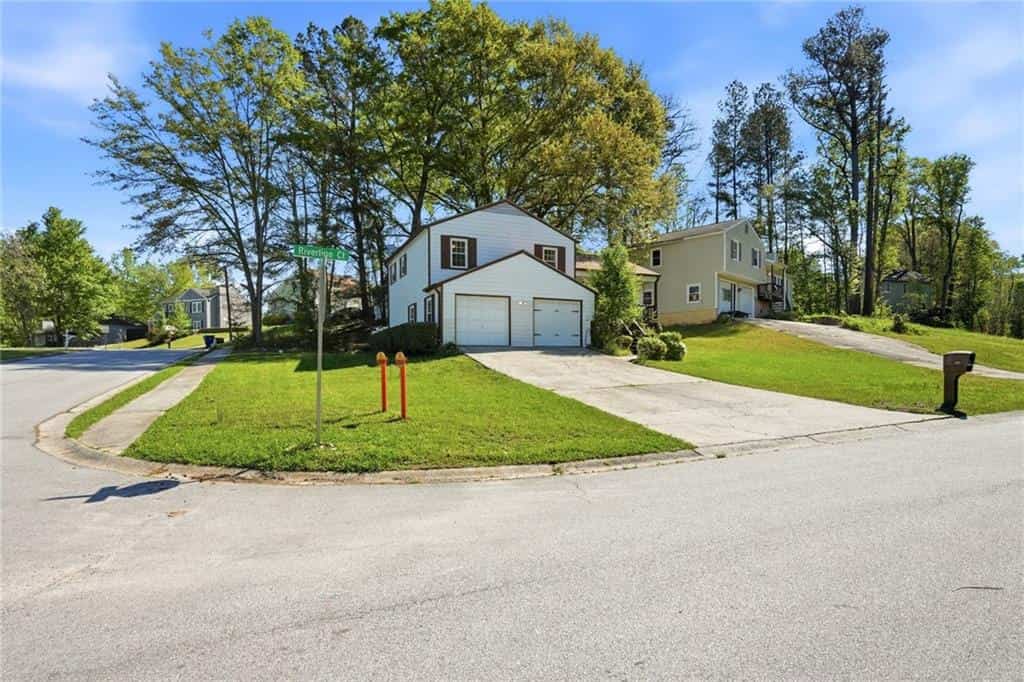 Listing photo 4