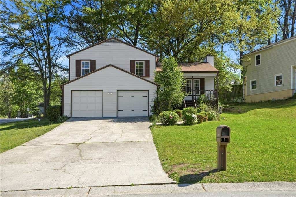 Listing photo 2