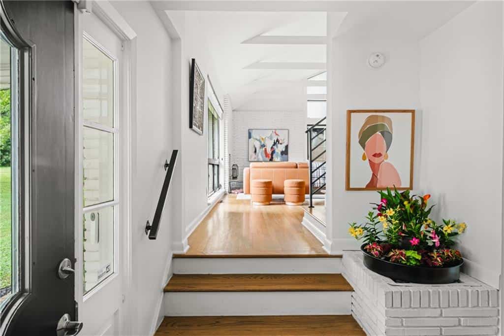 Listing photo 6