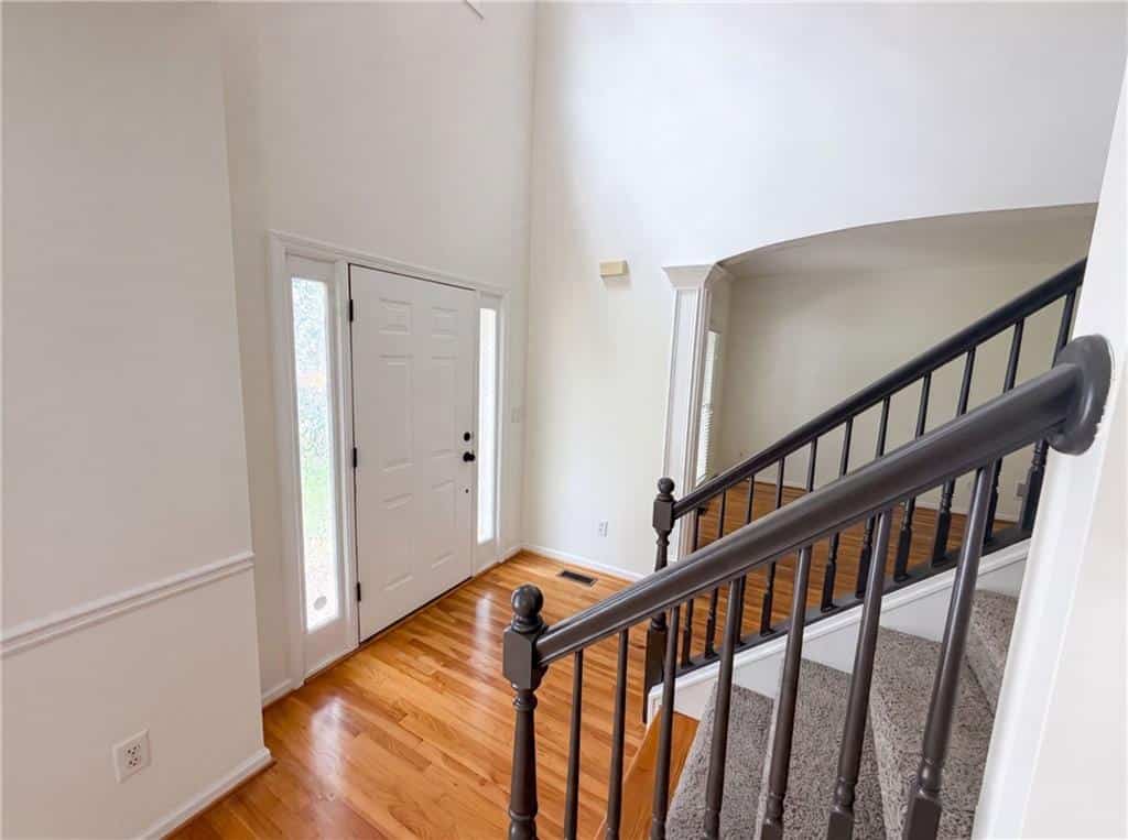 Listing photo 6