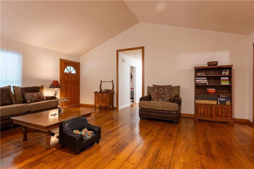 Listing photo 3