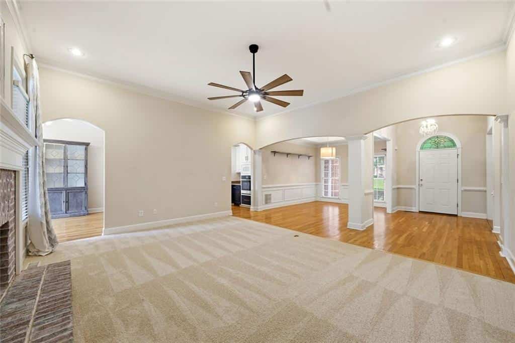 Listing photo 6