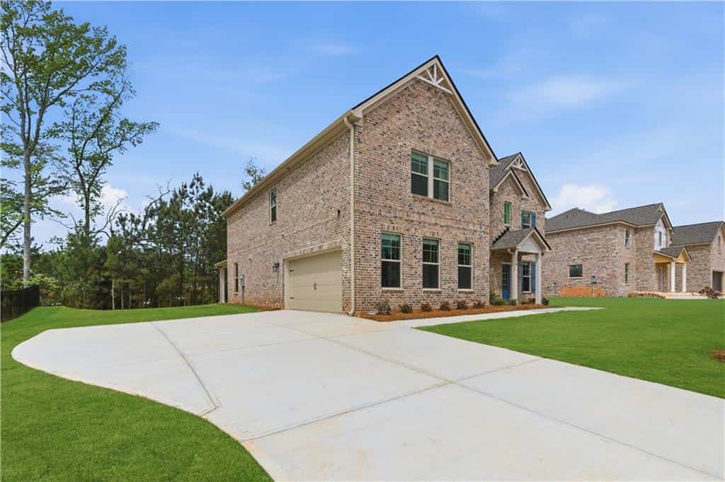 Listing photo 3