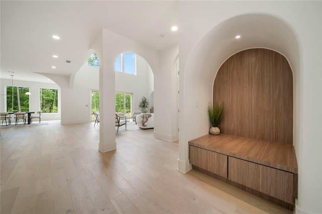 Listing photo 6