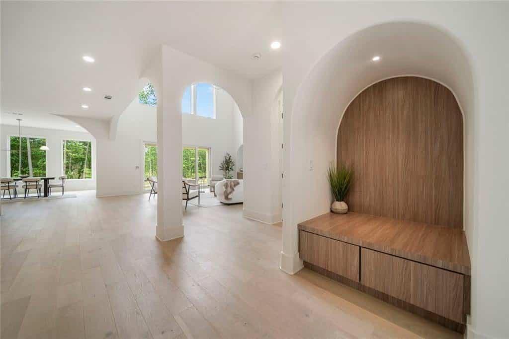 Listing photo 6