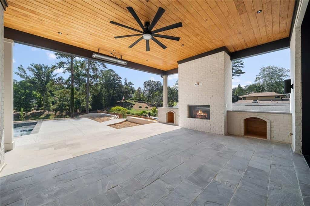 Listing photo 6