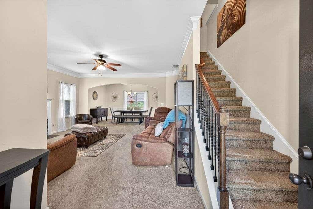 Listing photo 6