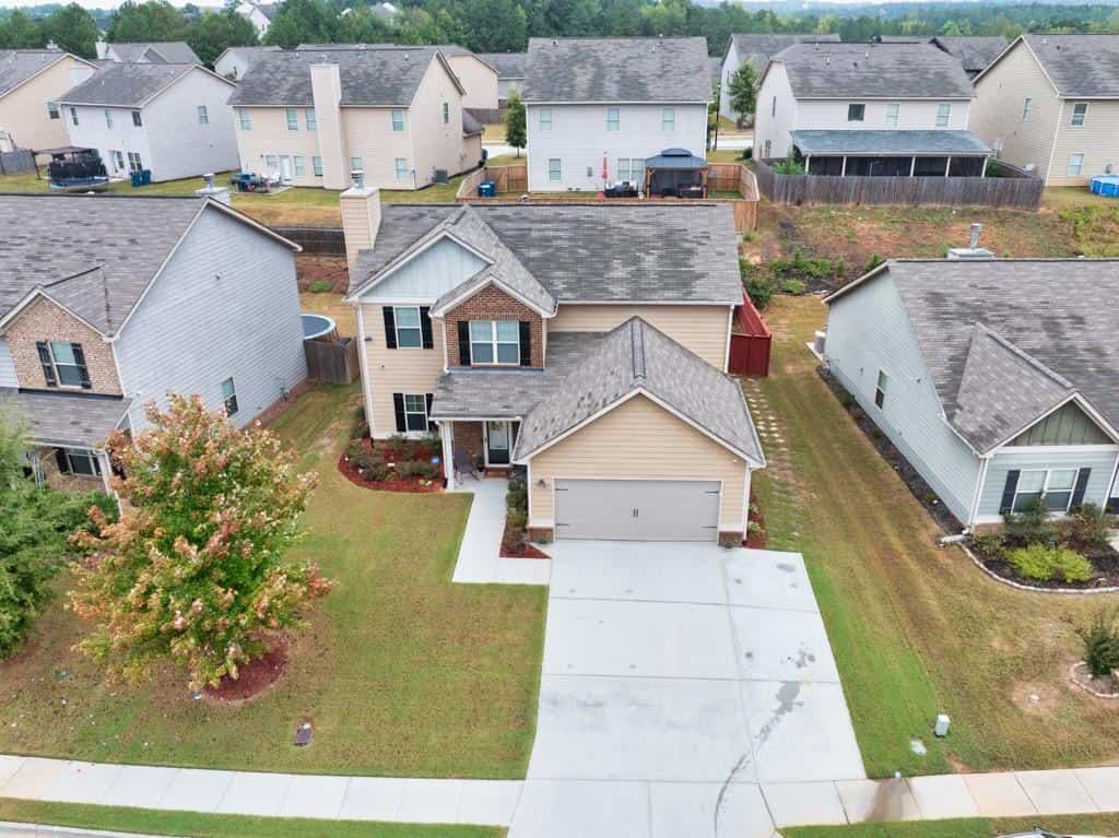 Listing photo 3