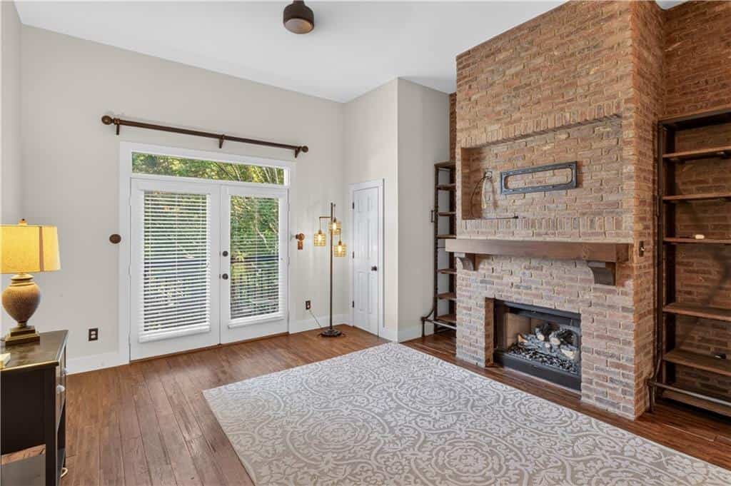 Listing photo 6