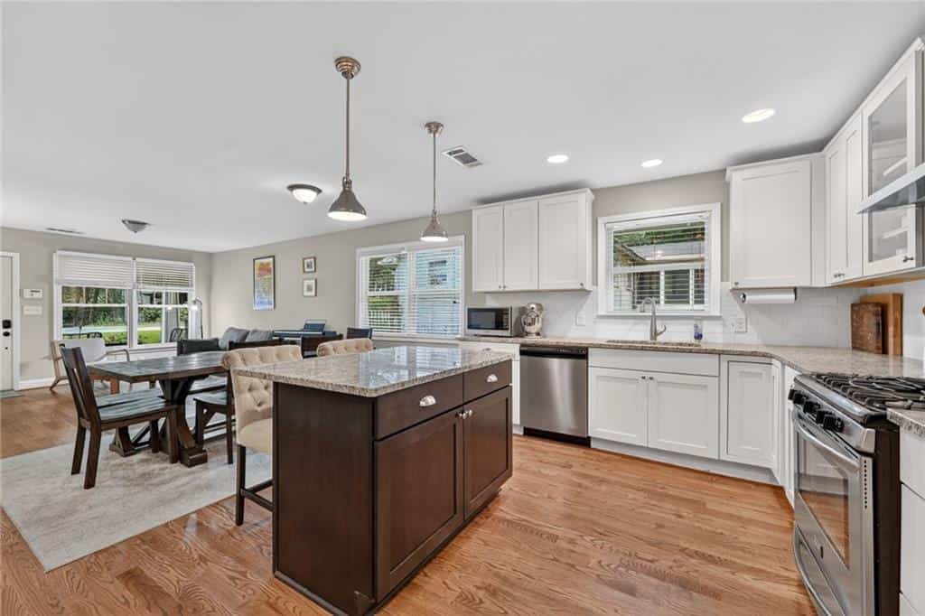 Listing photo 6