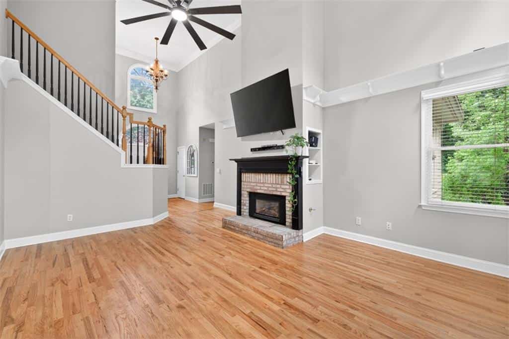Listing photo 6