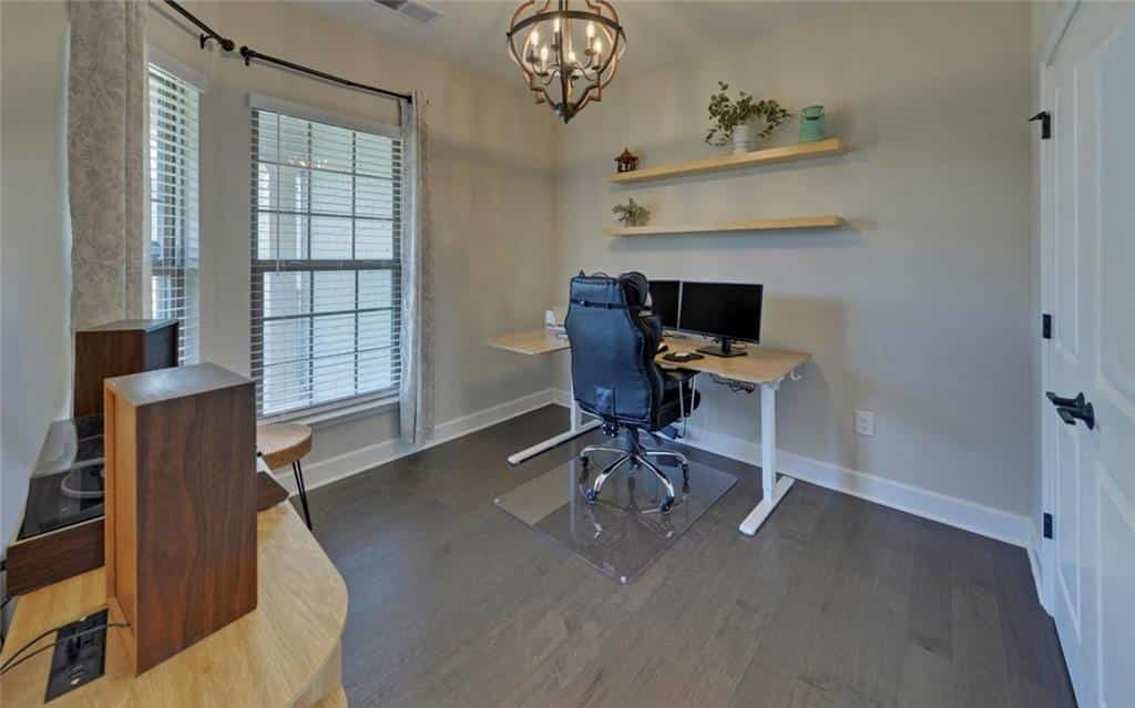 Listing photo 6